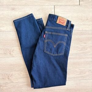 Levi's high waisted straight leg fit blue denim jeans Women’s Size 27”